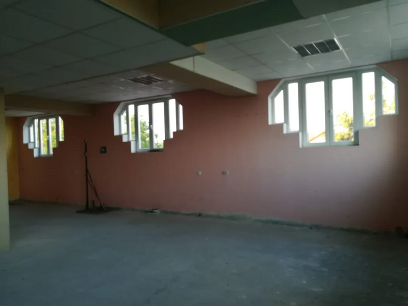 Timpuri Noi Vand casa 8 camere 3 bai 2 bucatarii